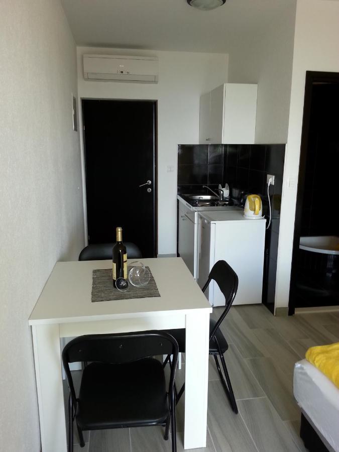 Grey House Apartment มาคาร์สกา ภายนอก รูปภาพ