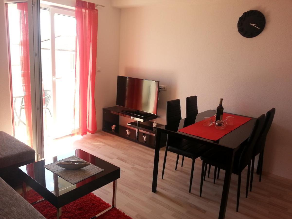 Grey House Apartment มาคาร์สกา ภายนอก รูปภาพ
