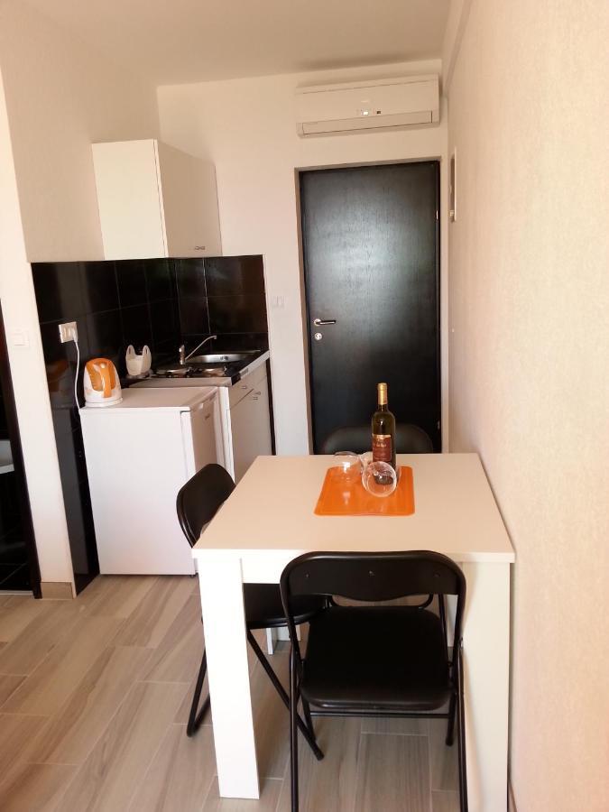 Grey House Apartment มาคาร์สกา ภายนอก รูปภาพ