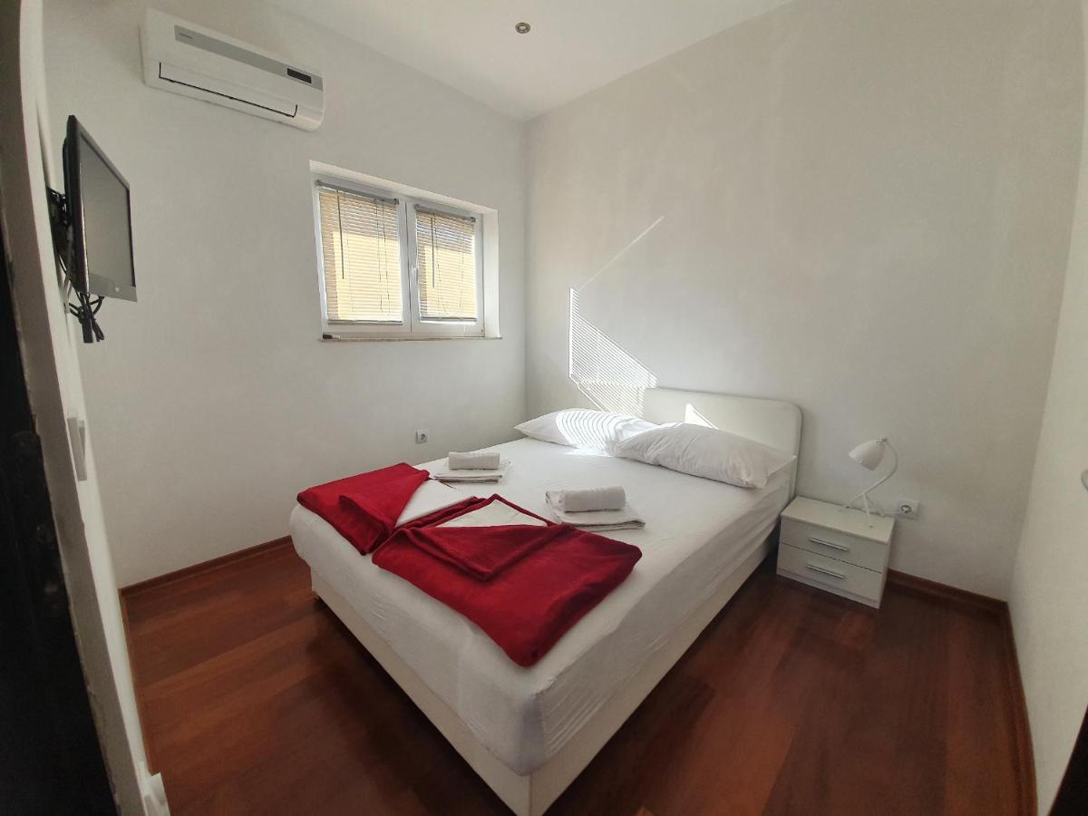 Grey House Apartment มาคาร์สกา ภายนอก รูปภาพ
