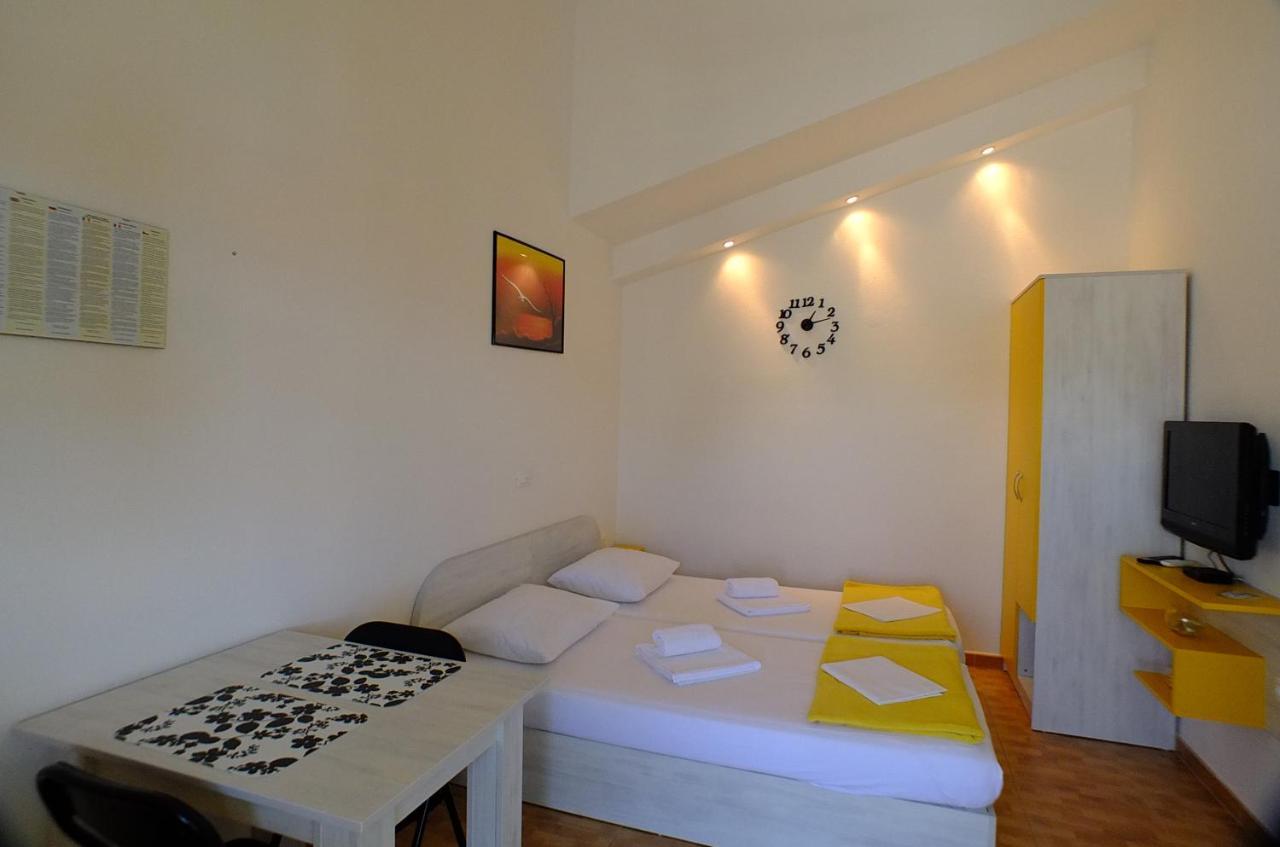Grey House Apartment มาคาร์สกา ภายนอก รูปภาพ