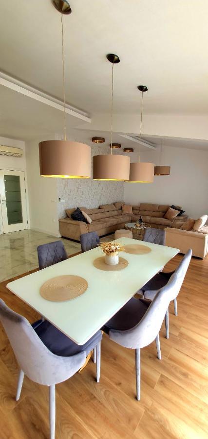 Grey House Apartment มาคาร์สกา ภายนอก รูปภาพ