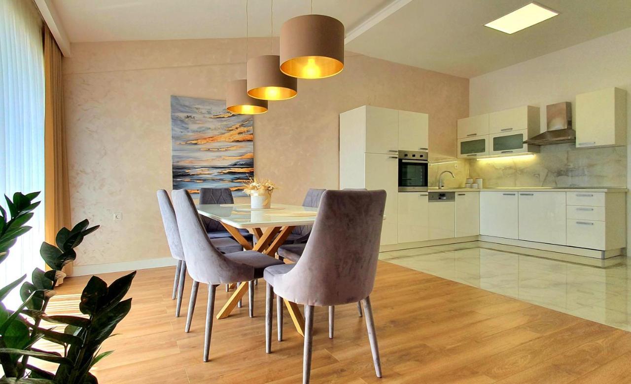 Grey House Apartment มาคาร์สกา ภายนอก รูปภาพ