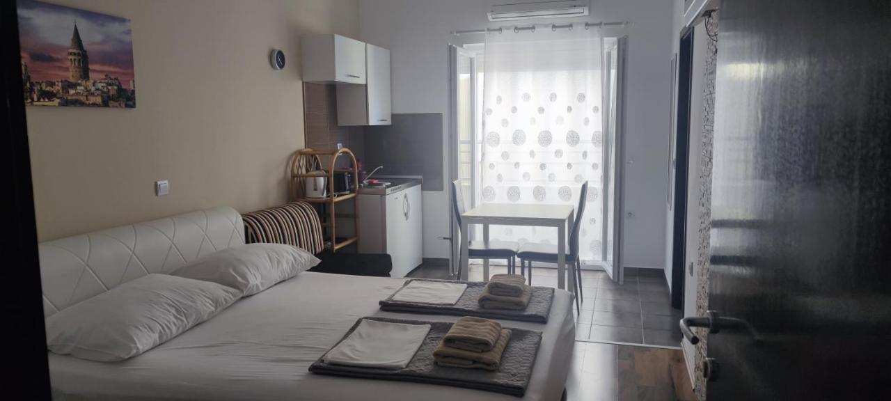 Grey House Apartment มาคาร์สกา ภายนอก รูปภาพ